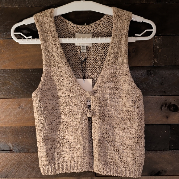 Industry Knit V-Neck Button-Front  Vest - Beige Size M 73% Cotton - Picture 2 of 12
